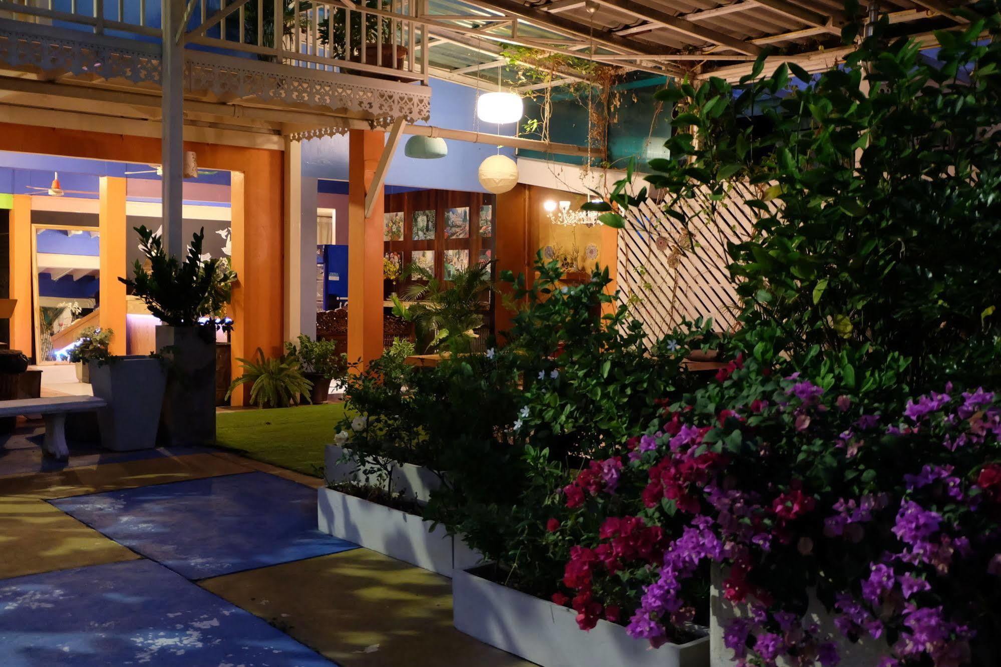 Issara House Bangkok Banguecoque Exterior foto